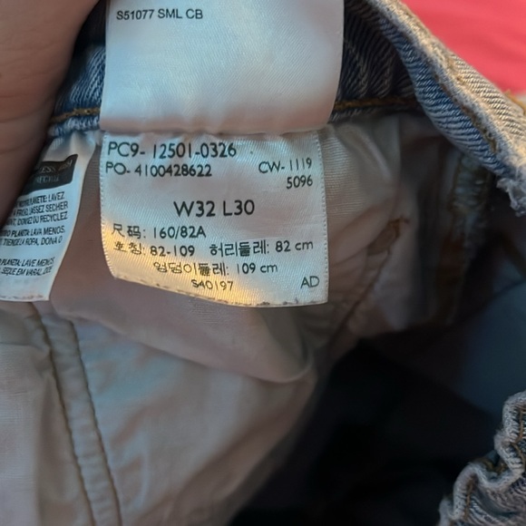 Levi Straight Leg Jeans - Picture 4 of 4